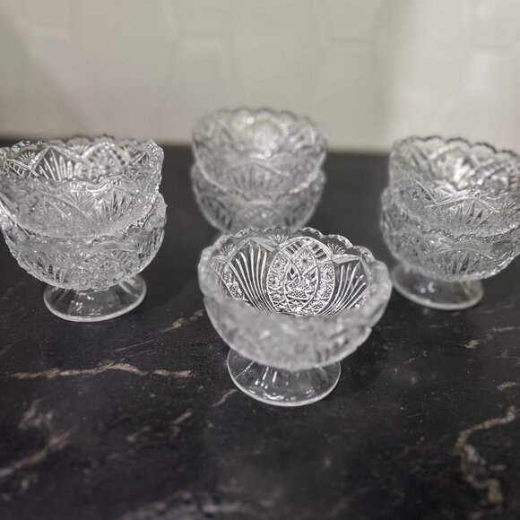 Madora glass bowls - Starburst Sawtooth RIm Small Footed Compote/Dessert… - Picture 1 of 13